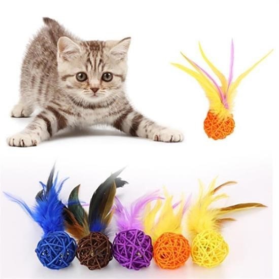 shop® 2li Rattan Renkli Peluş Tüy Kedi Köpek Oyuncak Yakalama Çiğneme Çıngıraklı Top Oyuncağı