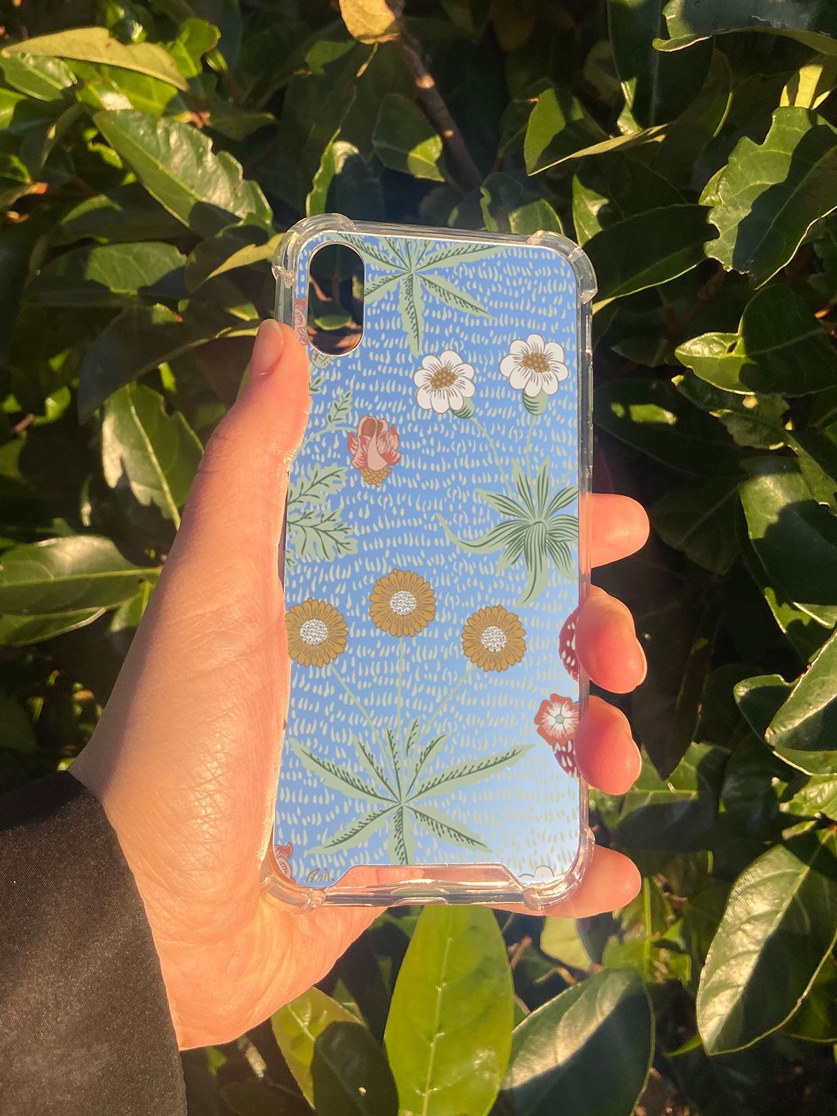 İphone XS Uyumlu Aynalı Çiçek Desenli Darbe Kamera Korumalı Silikon Telefon Kılıfı