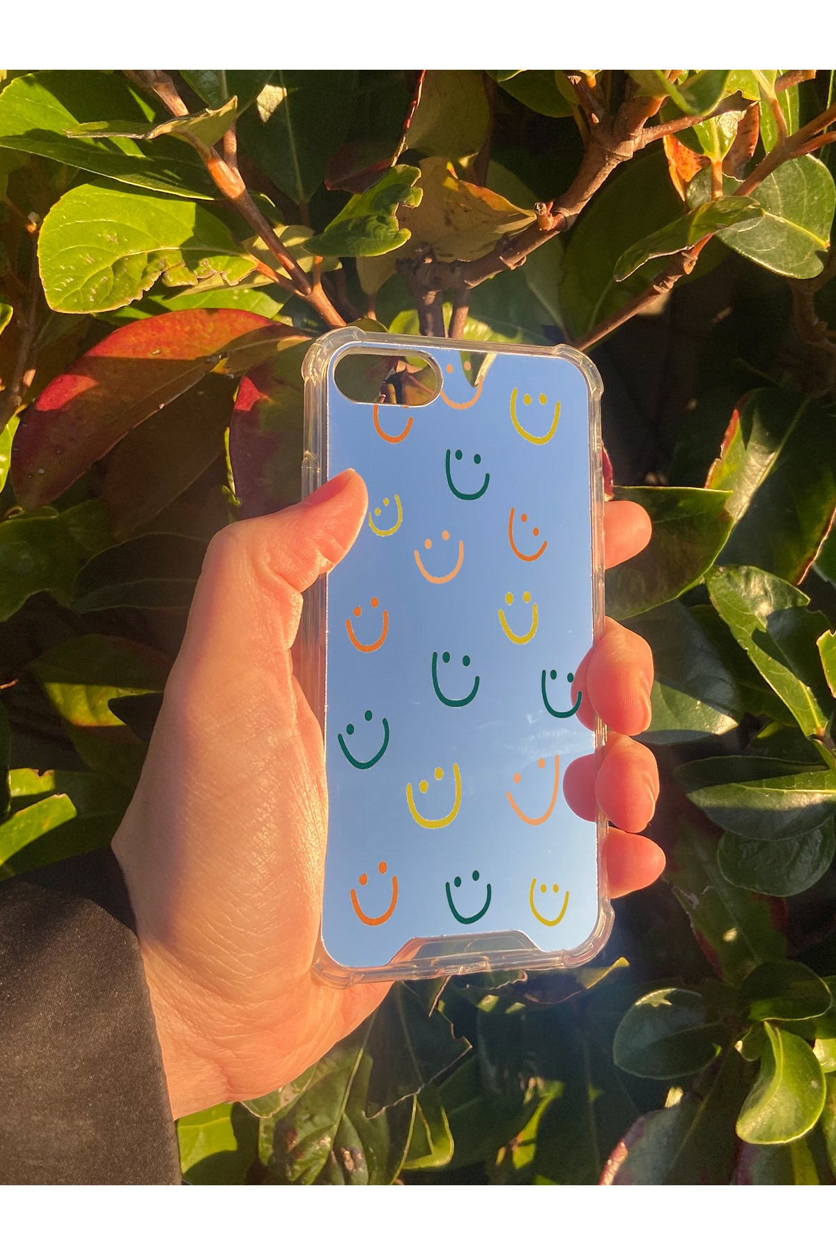 İphone SE 2022 Uyumlu Aynalı Gülücük Desenli Darbe Kamera Korumalı Silikon Telefon Kılıfı
