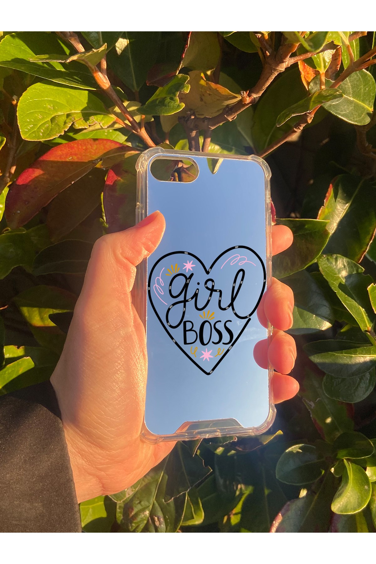 İphone SE 2022 Uyumlu Aynalı Girl Boss Desenli Darbe Kamera Korumalı Silikon Telefon Kılıfı
